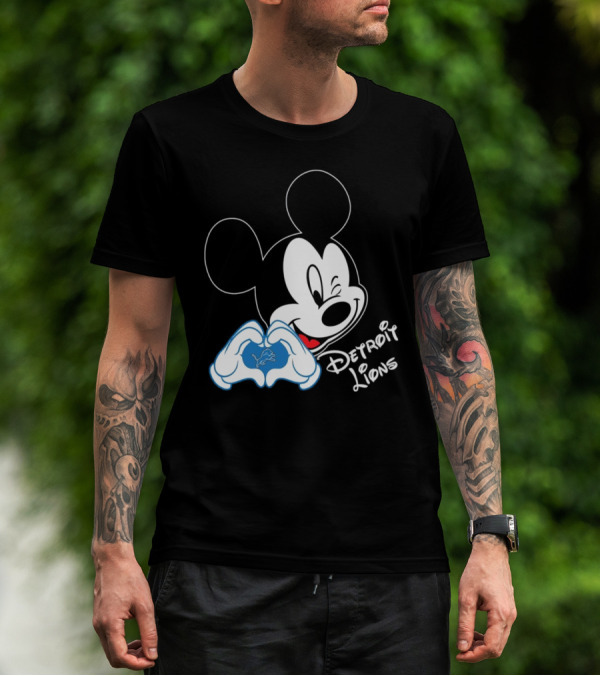 Mickey Detroit Lions Love Heart Gesture T-Shirt