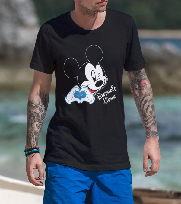 Mickey Detroit Lions Love Heart Gesture T-Shirt