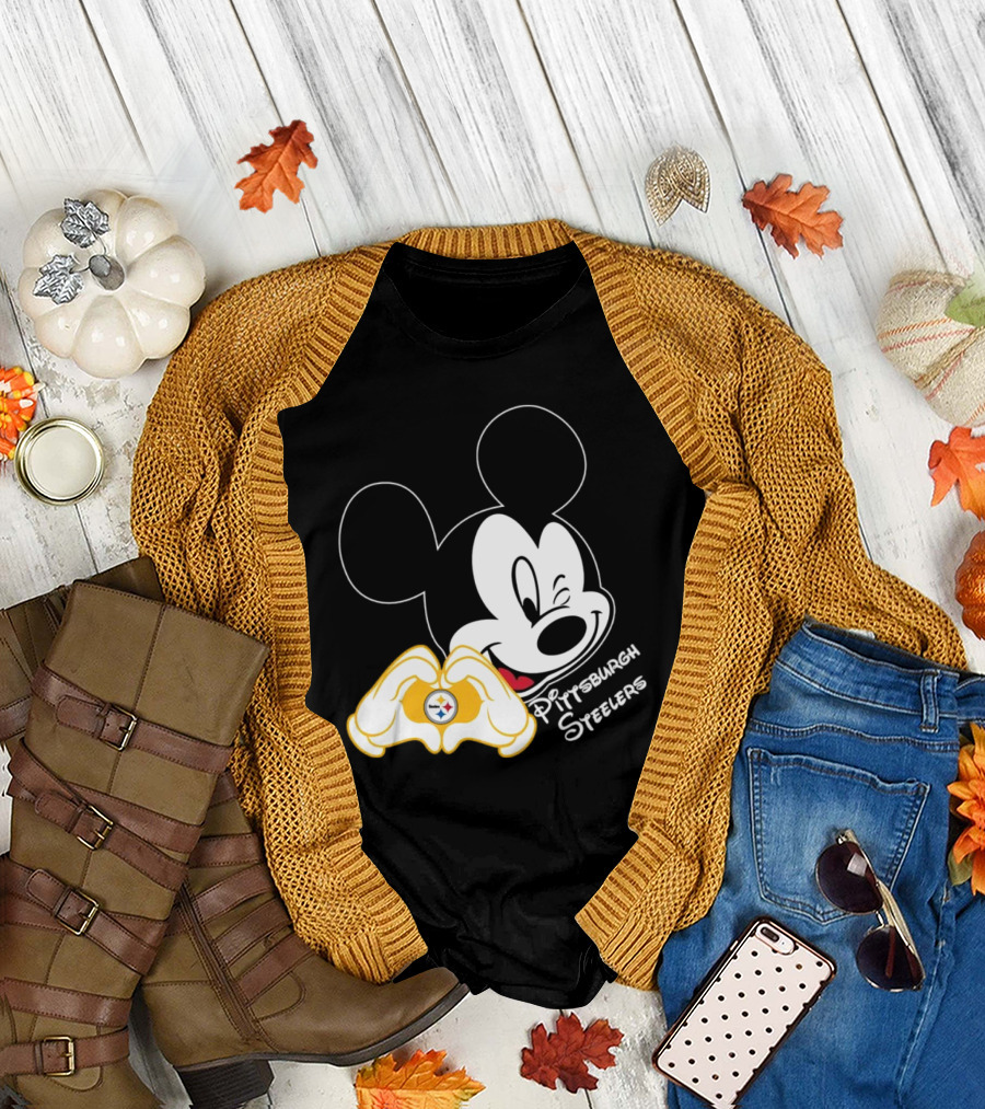 Mickey Mouse Heart Hands Pittsburgh Steelers T-Shirt
