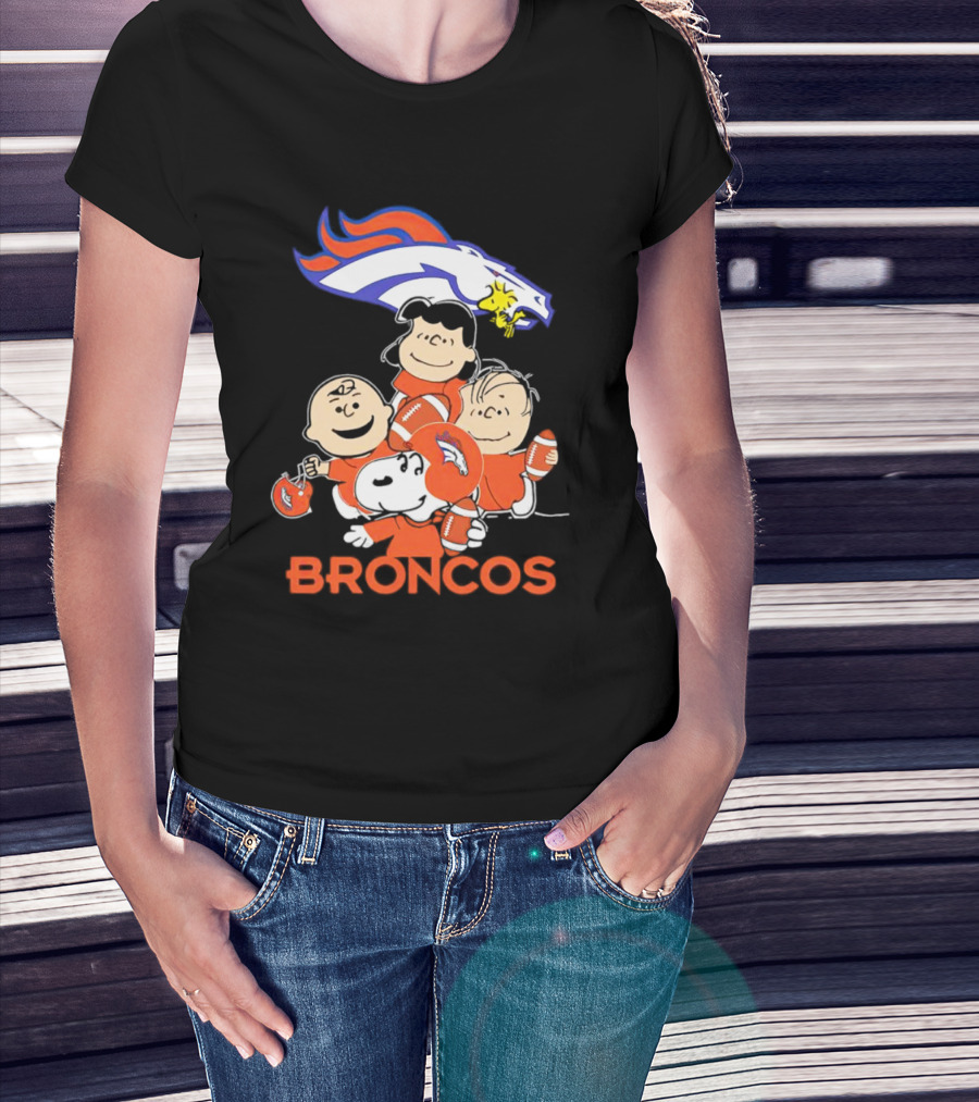 Peanuts Snoopy Denver Broncos Charlie Brown Lucy Linus T-Shirt