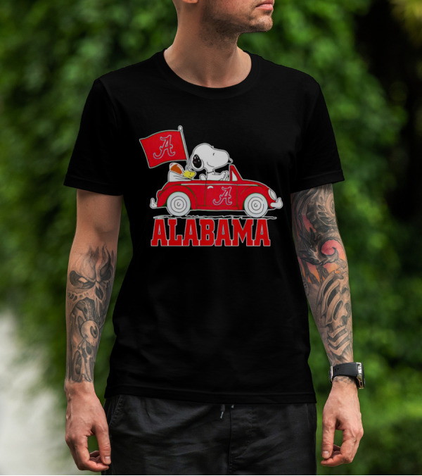 Snoopy And Woodstock Driving Red Car Alabama Crimson Tide Flag T-Shirt