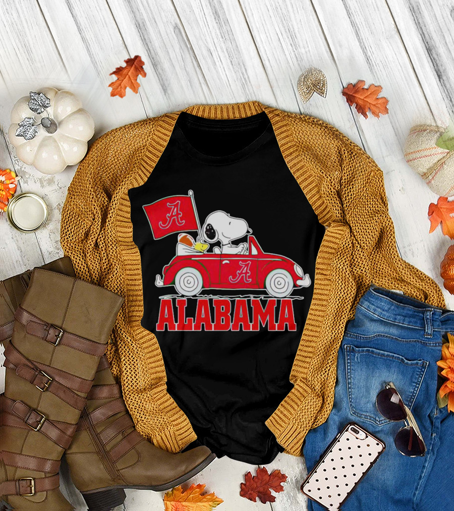Snoopy and Woodstock Driving Red Car Alabama Crimson Tide Flag T-Shirt