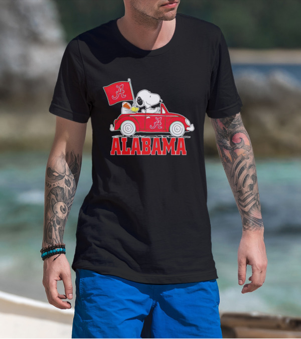 Snoopy And Woodstock Driving Red Car Alabama Crimson Tide Flag T-Shirt