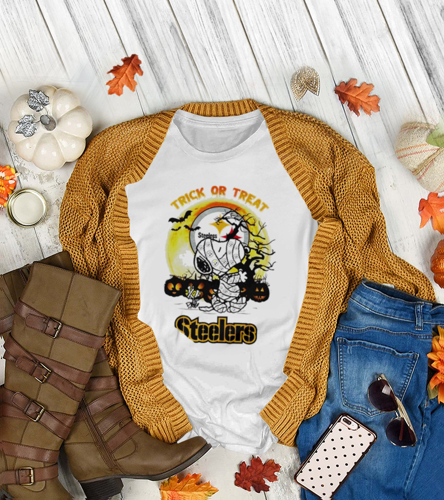 Pittsburgh Steelers Mummy Snoopy Trick or Treat Halloween Scene T-Shirt