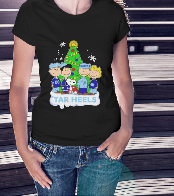 Tar Heels Peanuts Characters By Christmas Tree Holiday Scene T-Shirt