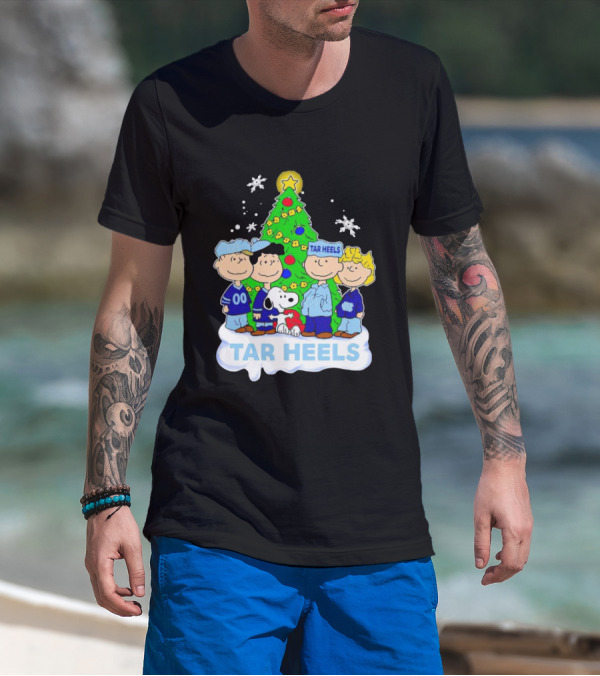 Tar Heels Peanuts Characters By Christmas Tree Holiday Scene T-Shirt