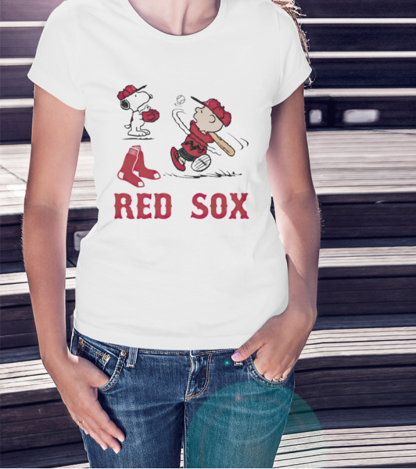 Charlie Brown Snoopy Boston Red Sox Baseball Play Peanuts Characters T-Shirt