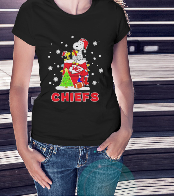 Kansas City Chiefs Christmas Snoopy Woodstock Dog House T-Shirt
