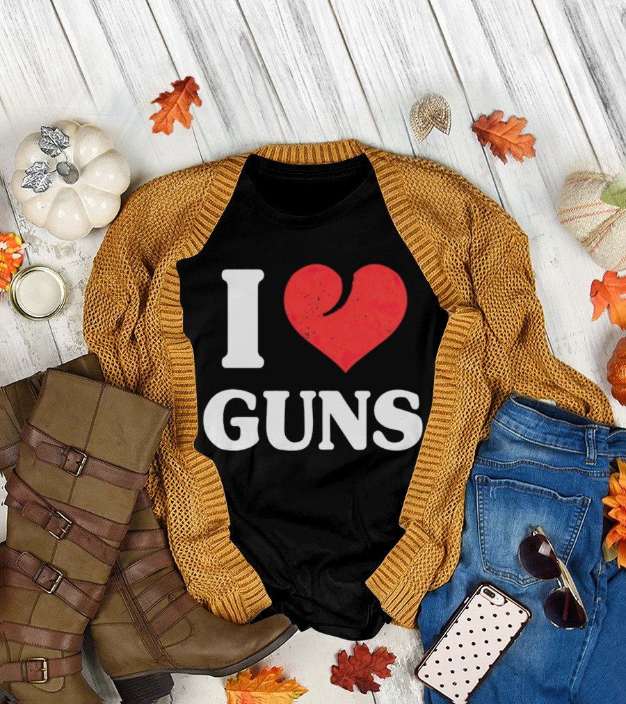 I Love Guns - Heart T-Shirt