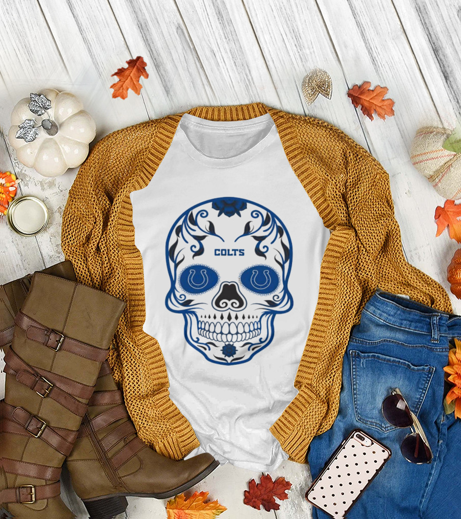 Colts Blue Decorative Skull with Horseshoe Motif T-Shirt