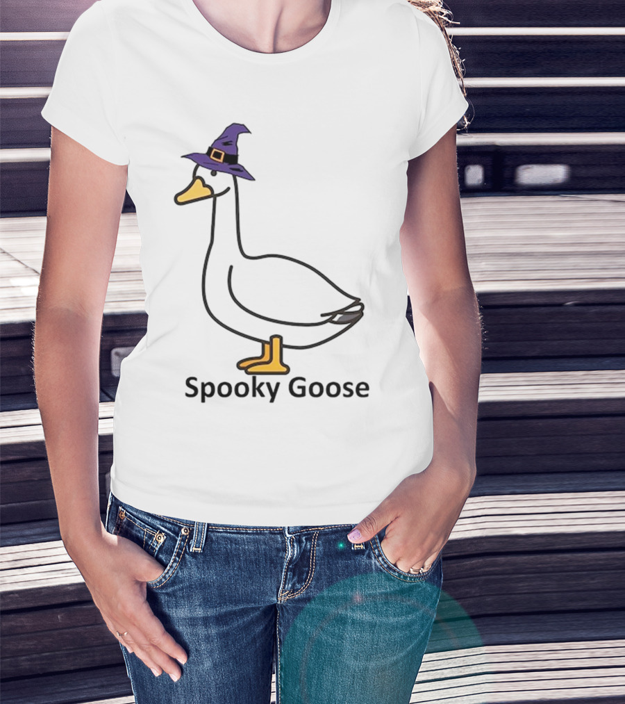 Spooky Goose Witch Hat Funny Goose Halloween T-Shirt