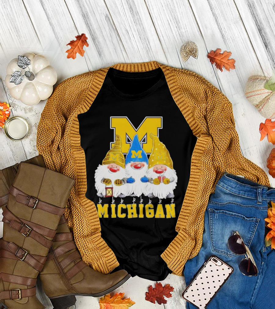 Gnomies Michigan Wolverines Christmas Festive Gnome Trio with Gifts and Lantern T-Shirt