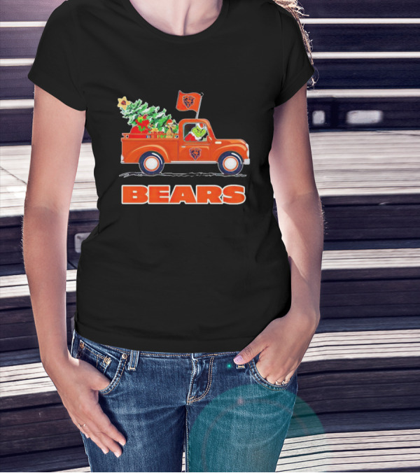 Grinch Driving Christmas Truck With Chicago Bears T-Shirt