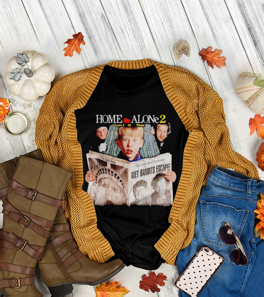 HOME ALONE 2 LOST IN NEW YORK WET BANDITS ESCAPE NEW YORK NEWSPAPER T-Shirt
