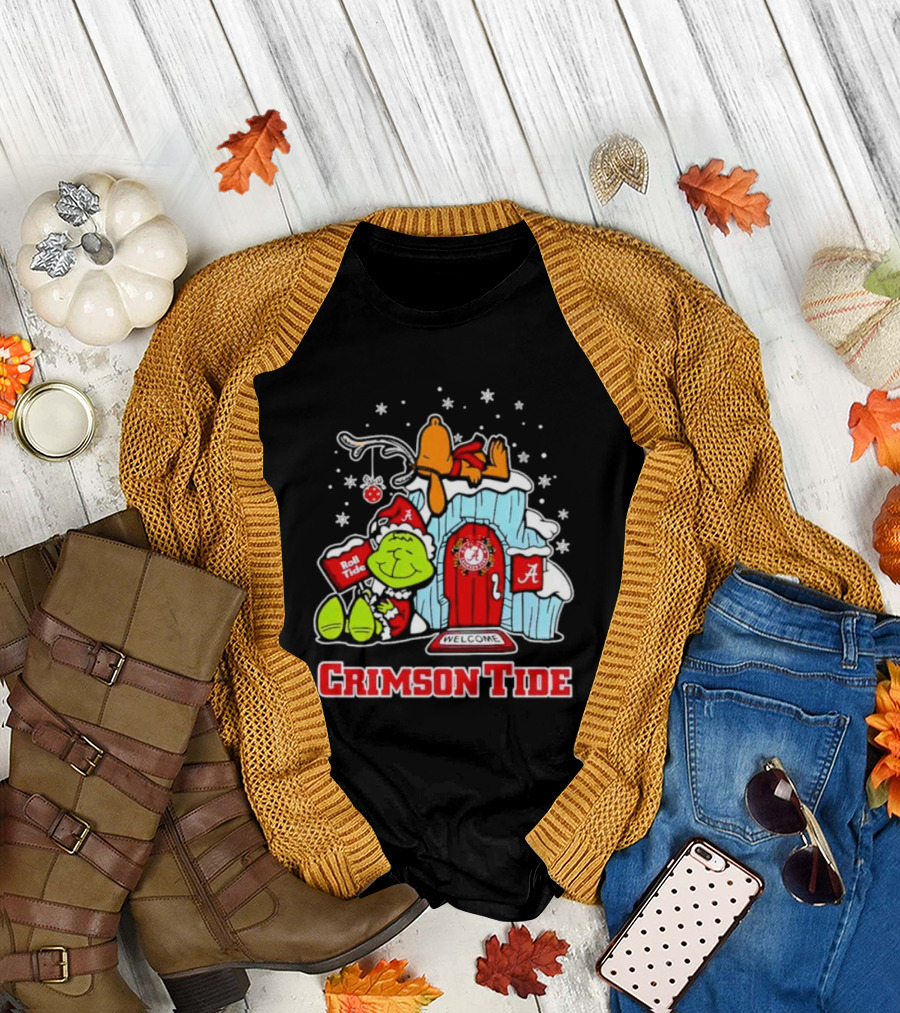 Alabama Crimson Tide Grinch and Snoopy Welcome Merry Xmas T-Shirt