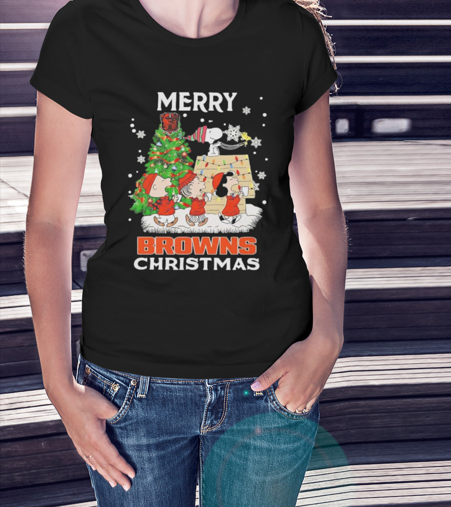 Peanuts Characters Merry Browns Christmas Cleveland Browns T-Shirt