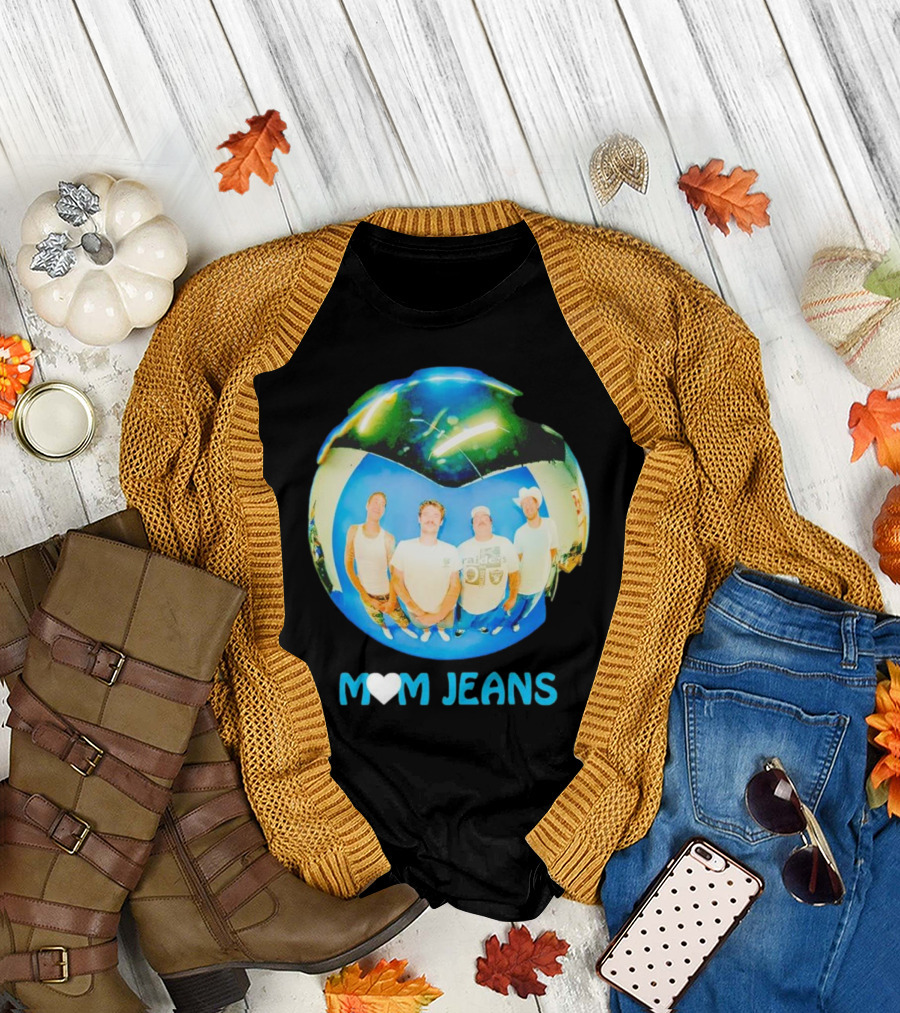 Mom Jeans Heart Raiders Orb Photo T-Shirt