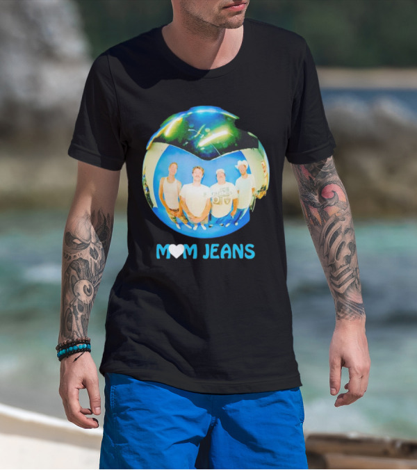 Mom Jeans Heart Raiders Orb Photo T-Shirt