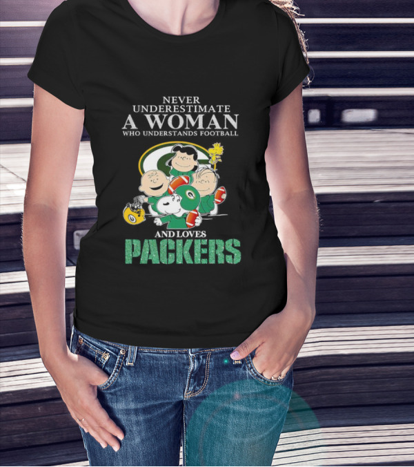 Never Underestimate A Woman Who Understands Football And Loves Packers Featuring Peanuts Characters T-Shirt