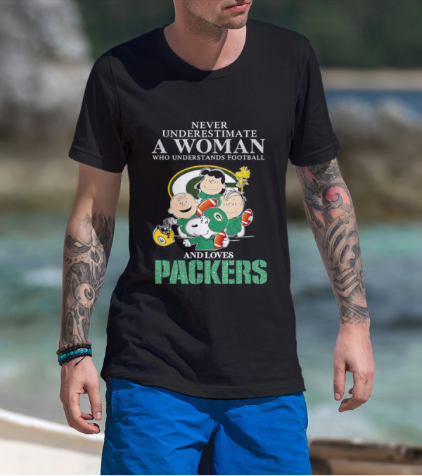 Never Underestimate A Woman Who Understands Football And Loves Packers Featuring Peanuts Characters T-Shirt