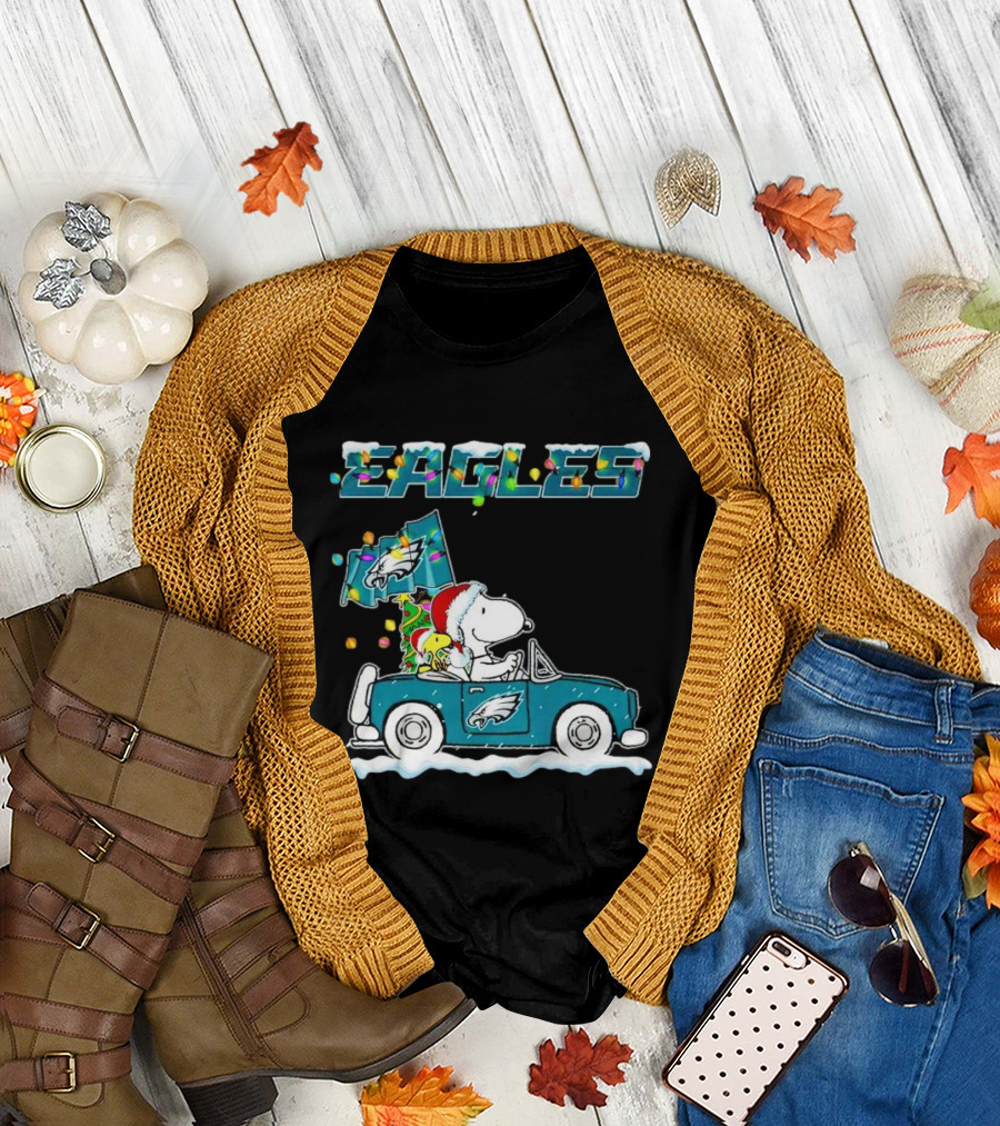 Eagles Snoopy Woodstock Christmas Driving Philadelphia Car T-Shirt