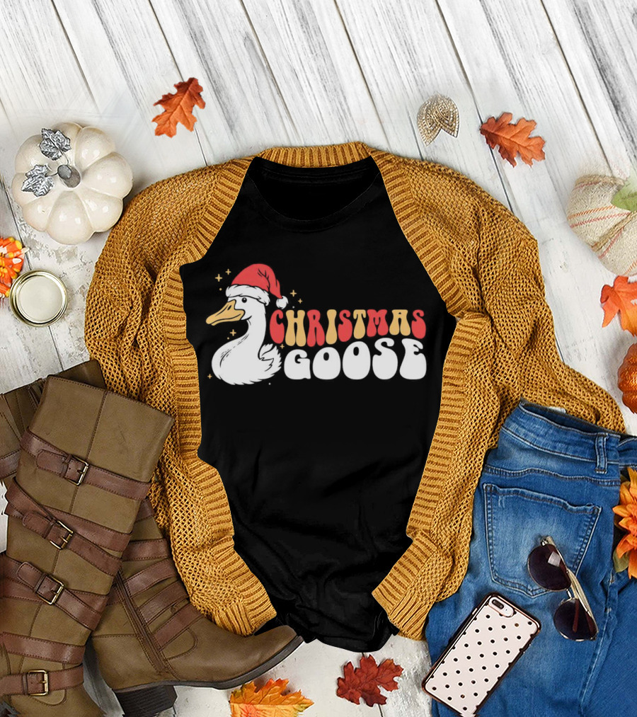 Christmas Goose Santa Hat Retro Holiday Duck T-Shirt