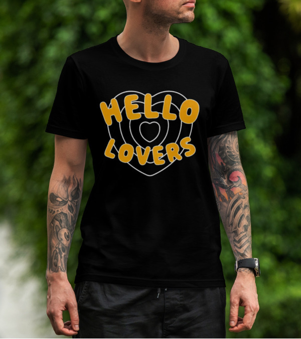 HELLO LOVERS Heart Outline T-Shirt