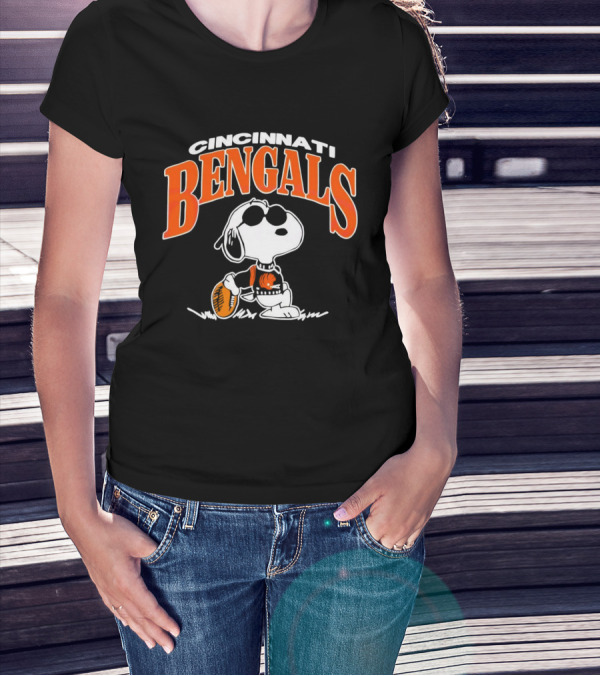 Cincinnati Bengals Snoopy Football Fan Gear T-Shirt