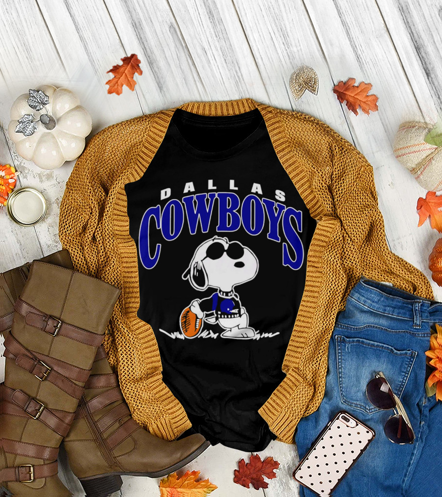Dallas Cowboys Snoopy Football Player T-Shirt