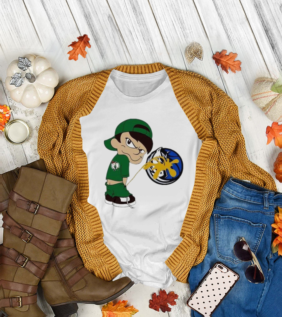 Little Boy Boston Celtics Piss On Dallas Mavericks Logo T-Shirt