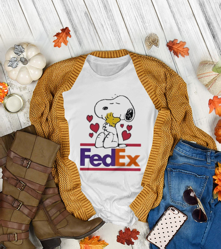 Snoopy Woodstock Hugs Hearts FedEx T-Shirt