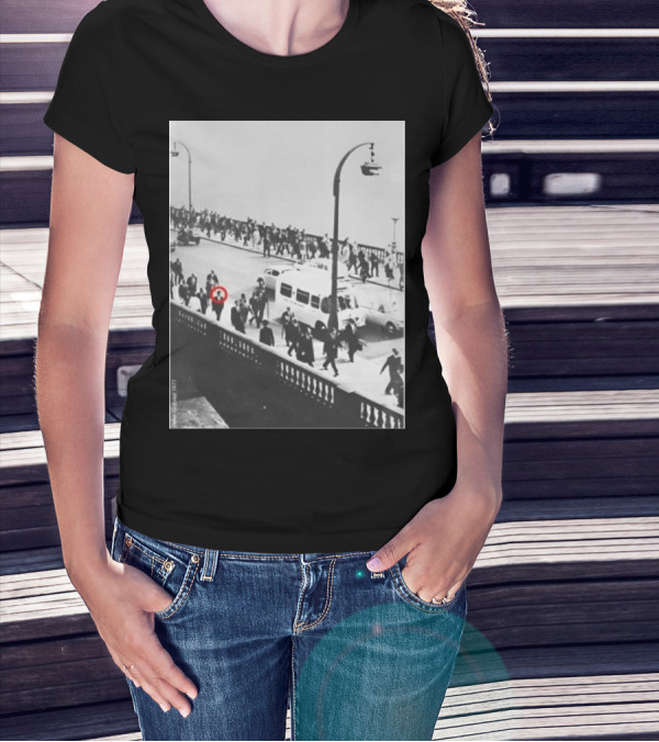 Peter Gabriel In 1977 Urban Crowd With Red Circle Highlight T-Shirt