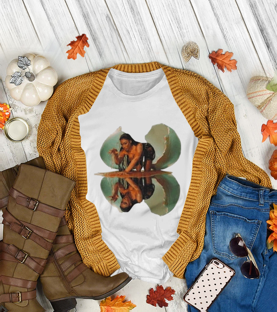 Megantheestallion Megan Sand Hatching Reflection Image T-Shirt