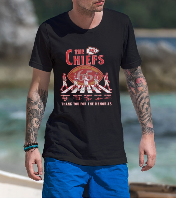 The Kansas City Chiefs 65 Years Thank You For The Memories Patrick Mahomes Derrick Thomas Tony Gonzalez Willie Lanier Len Dawson Abbey Road Signatures T-Shirt