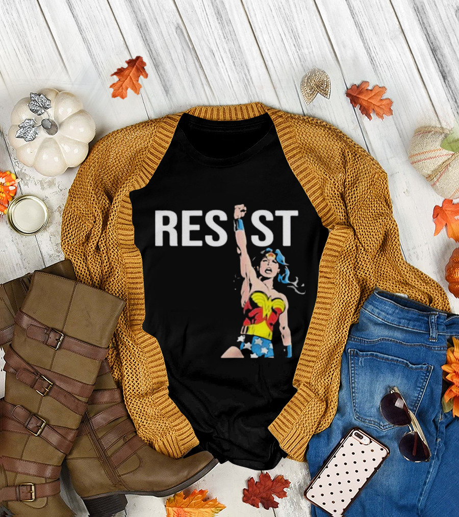Wonder Woman Resist Power Iconic Fist Uplift T-Shirt