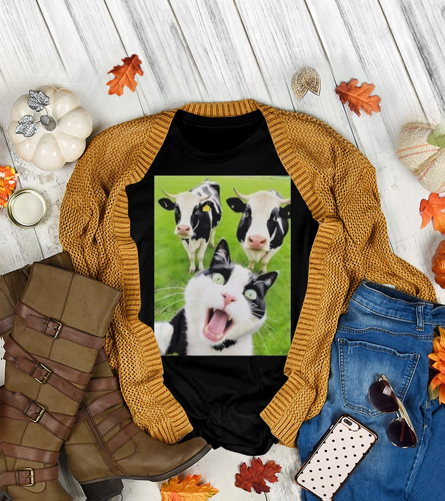 Cat and Cows Selfie Lover Animals T-Shirt