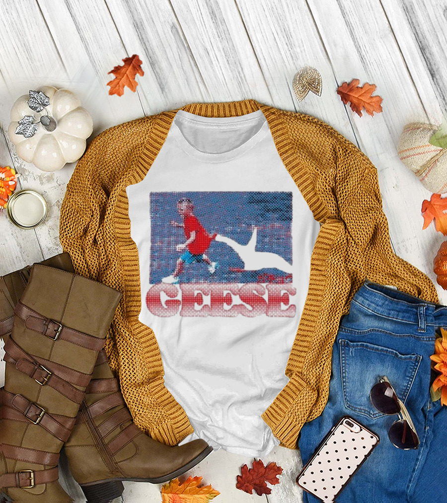 Geese Goose Bite Chase Red Shirt Kid Oval Open Mouth T-Shirt