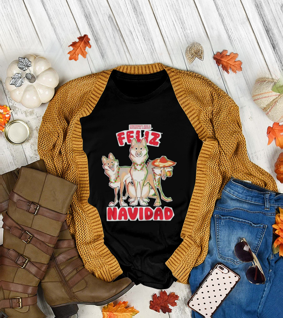 Feliz Navidad Wolves Cincinnati Zoo Botanical Garden T-Shirt