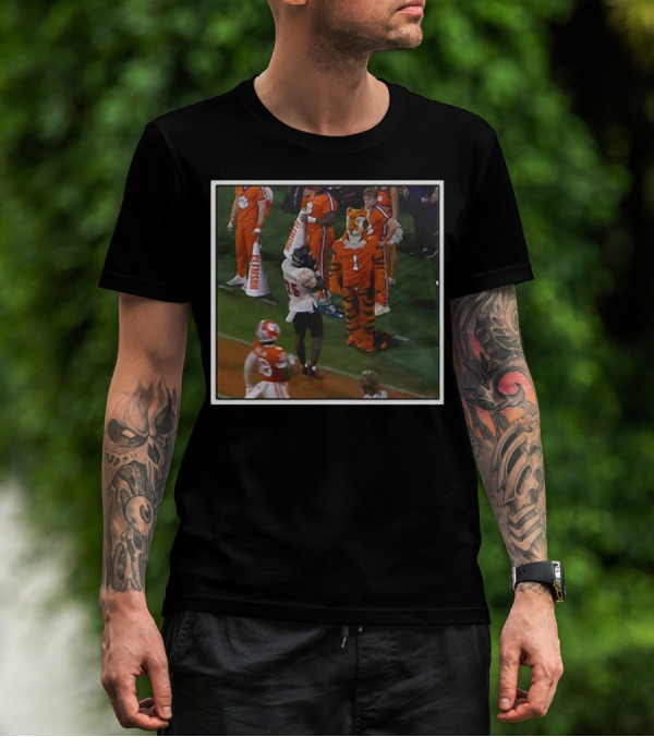 Clemson Tigers Mascot And Louisville Cardinals Player On Sideline T-Shirt