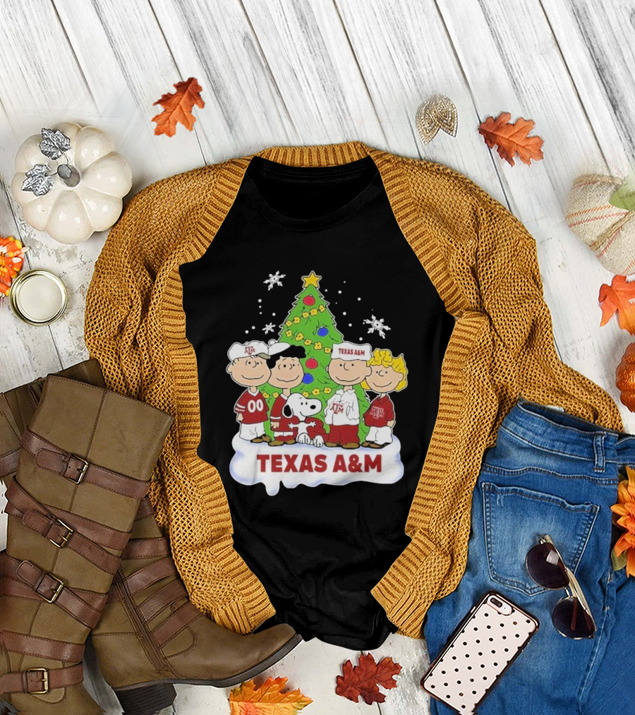 Texas A&M Aggies Christmas With Snoopy And Peanuts Characters T-Shirt