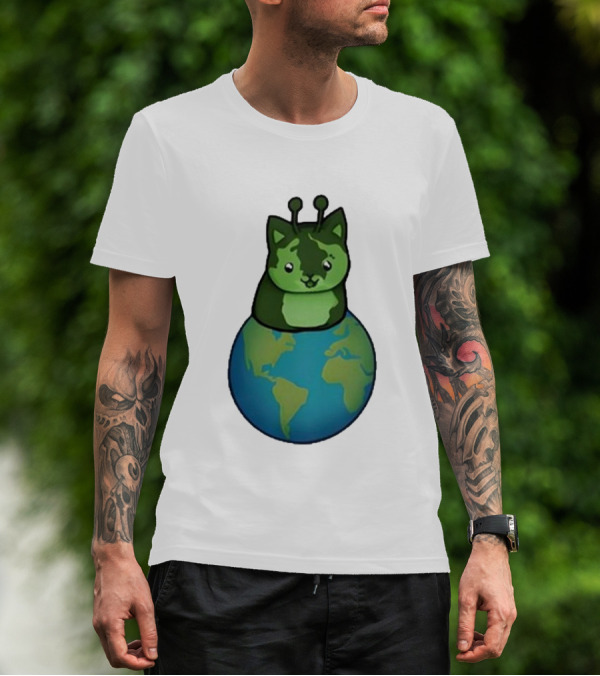 Alien Cat On Earth Biscuit Cult T-Shirt
