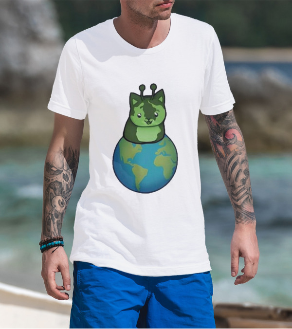 Alien Cat On Earth Biscuit Cult T-Shirt