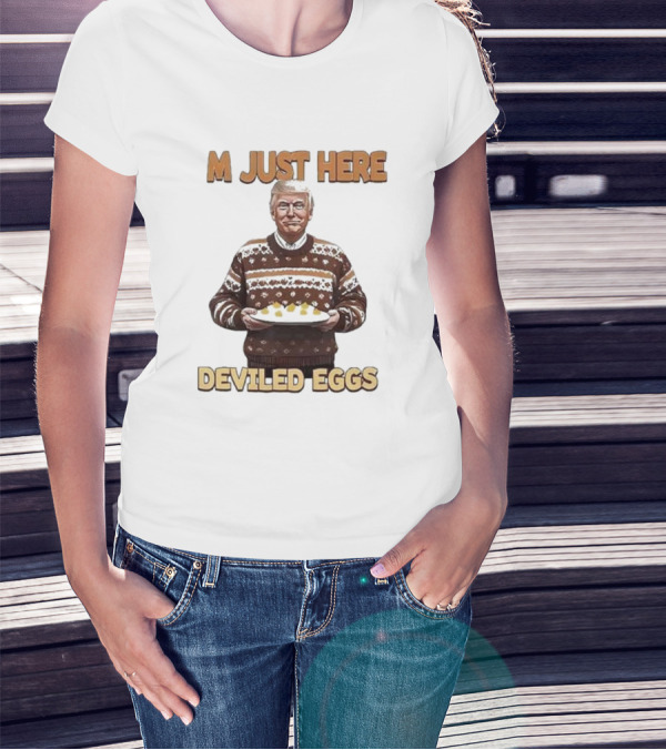 Thanksgiving M Just Here For Deviled Eggs Sweater Holding Plate T-Shirt