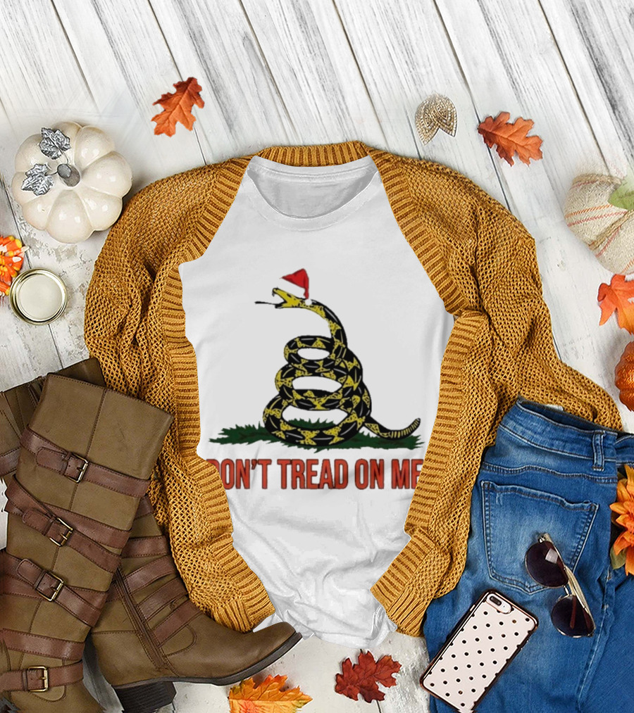 Don’t Tread On Me Christmas Santa Hat Gadsden Flag T-Shirt
