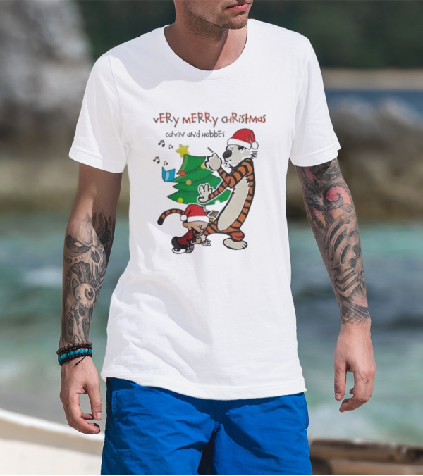 VErY MERRY ChrIStmAS Calvin And Hobbes Santa Hats Christmas Tree Dance T-Shirt