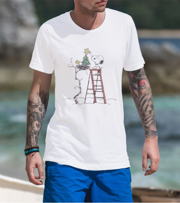 Snoopy Christmas Tree Topper Peanuts Holiday Scene T-Shirt