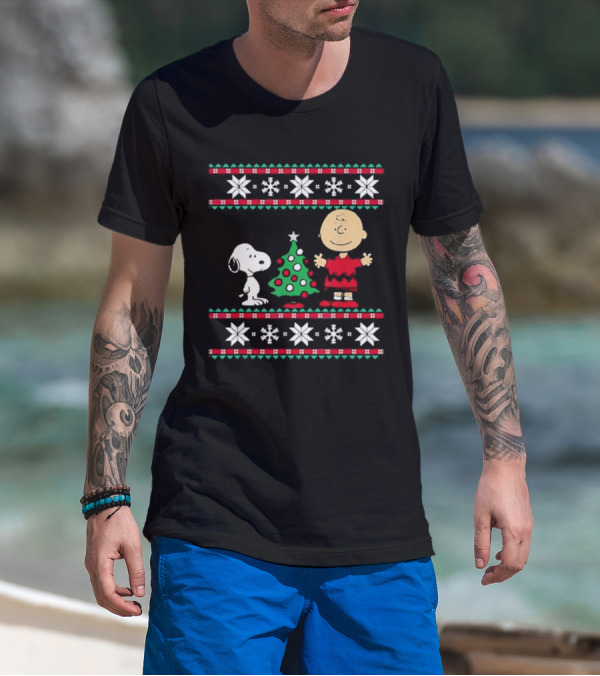 Snoopy And Charlie Brown With Christmas Tree T-Shirt