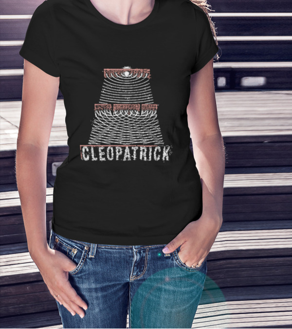 CLEOPATRICK ILLUSIONARY WAVES EYE PYRAMID T-Shirt