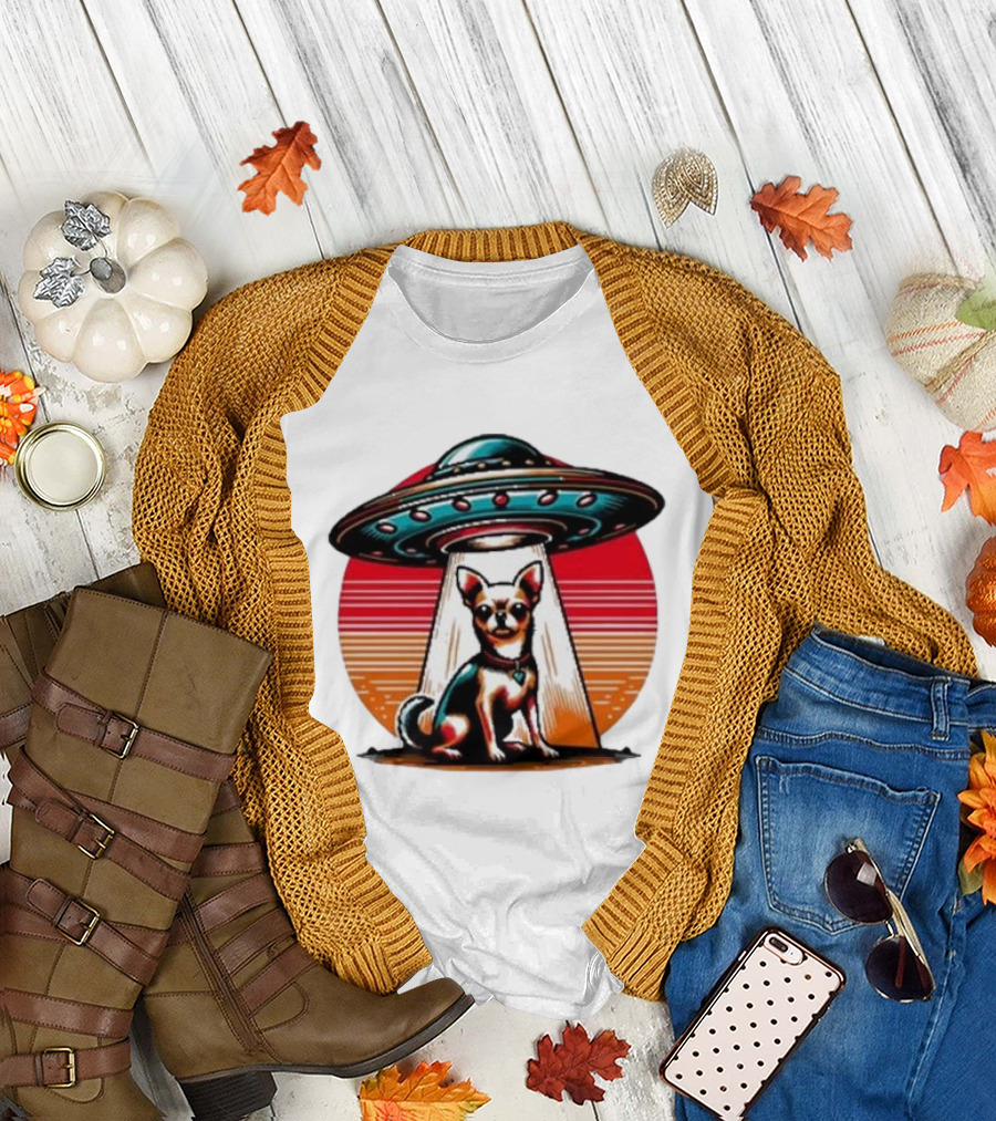 UFO Chihuahua Funny Alien Encounter Retro Sunset T-Shirt
