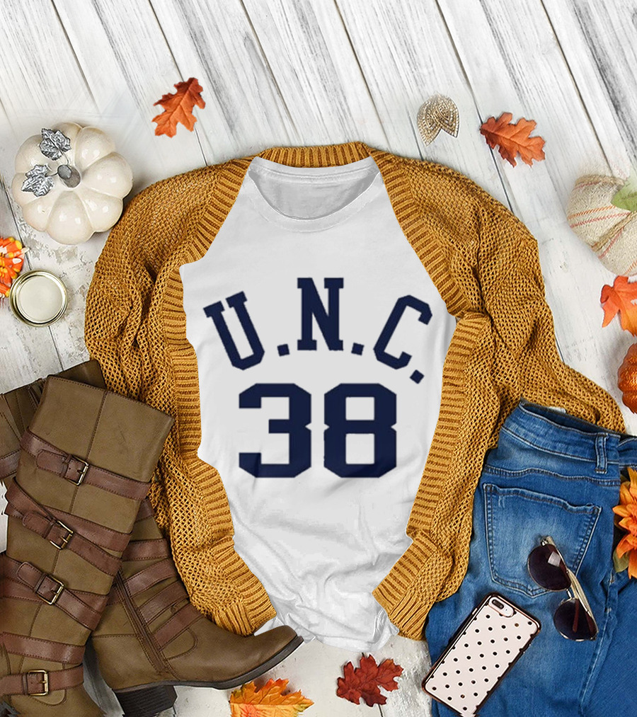 Bill Belichick Brought His Dad’s UNC 38 T-Shirt